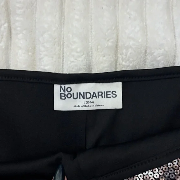 No Boundaries Sequin Animal Print Shorts Size L - Picture 4 of 6